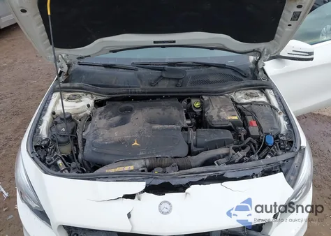 2015 Mercedes-Benz Cla 250 4Matic z USA, uszkodzony, nr VIN WDDSJ4GB9FN186482